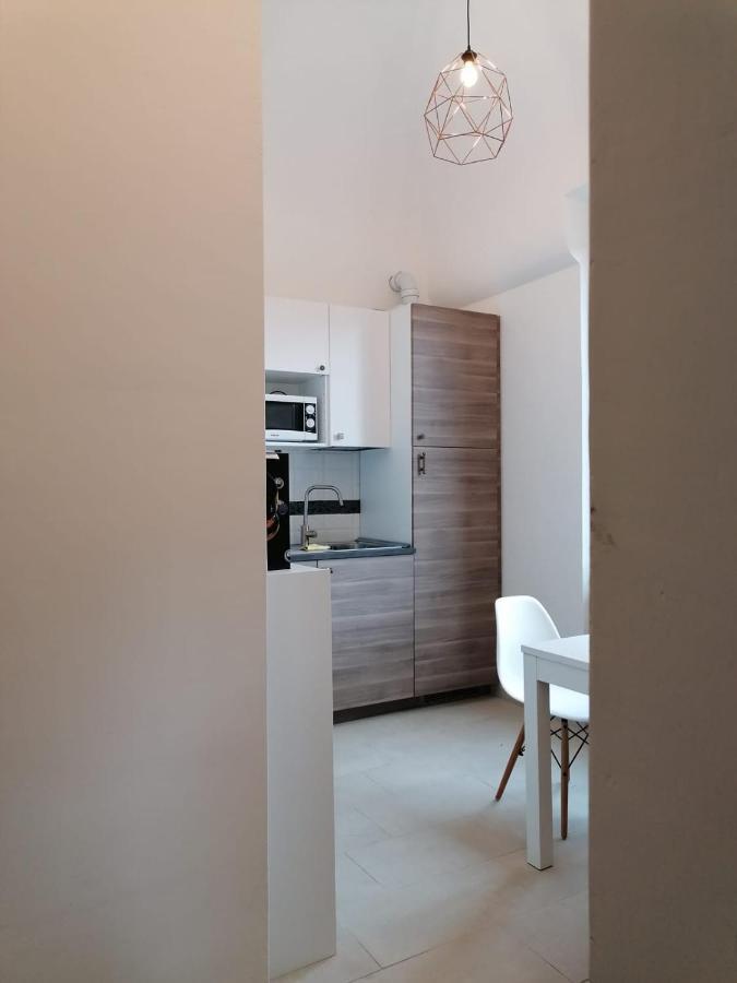Bed On The Rocks Apartment Finale Ligure Luaran gambar